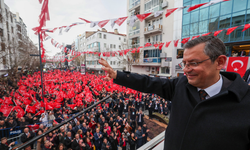 Özgür Özel, “İlklerin Şehri Uşak’ta Nasıl Devlet Hastanesi Olmaz”