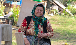 Uşak'ta Yaşanan Su Baskınında Yaşlı Kadın Geçim Kaynağını Kaybetmişti