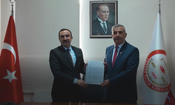 Uşak SMMM Odası Başkanı seçilen Uğur Albayrak Mazbatasını aldı