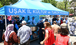 Vali Aktaş, Aşure Etkinliğinde Vatandaşlarla Buluştu