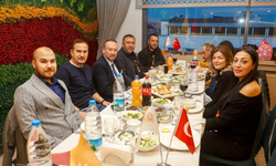 Özkan Yalım ve Ergün Penbe Dernek Üyeleriyle İftarda Buluştu