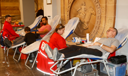 Bugün Belediye Binasında Yüzlerce Personel ve Vatandaş Kan Verdi