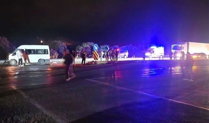Karanlık kavşakta bir kaza daha meydana geldi