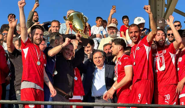 Şampiyon Eşme Belediyespor!
