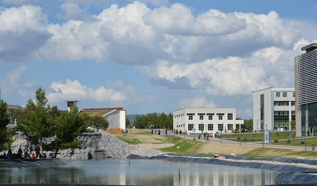 Uşak Üniversitesi Öğrencilerinden Liselilere Meslek Tanıtım Etkinliği