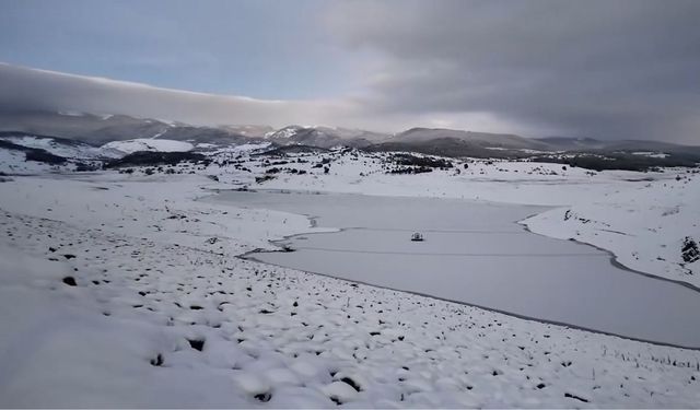 Uşak sıcaklık -9 dereceyi gördü toprak suya doydu