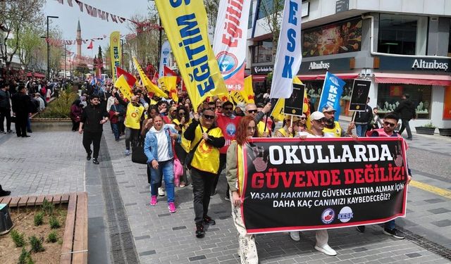 Uşak’ta “güvenli eğitim” talebiyle yürüyüş