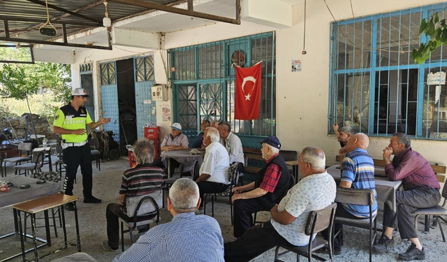 Jandarmadan Eşme'de traktör kazalarına karşı bilgilendirme