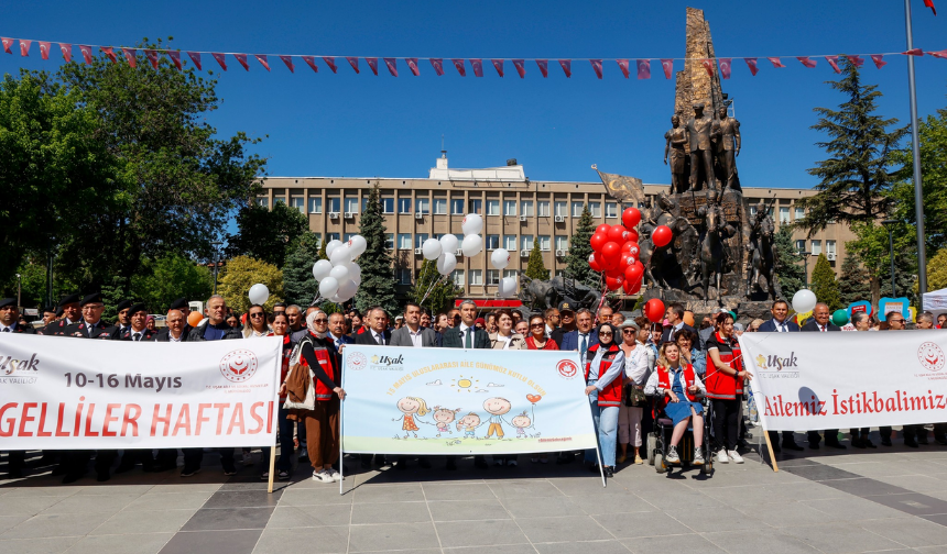 Engelliler ve Aileler İçin Farkındalık Yürüyüşü Düzenlendi