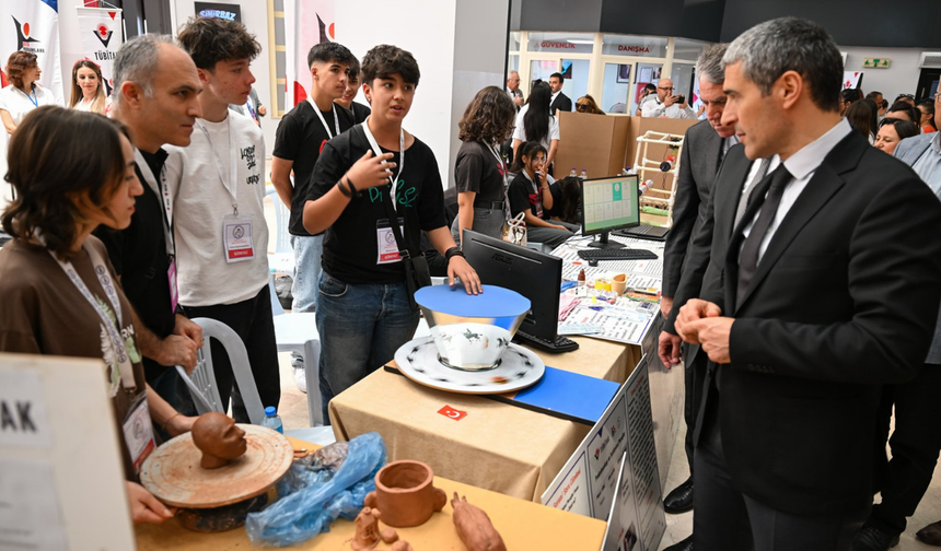 TÜBİTAK 4006-C Bilim Fuarları Festivali Proje Sergisi Ziyarete Açıldı