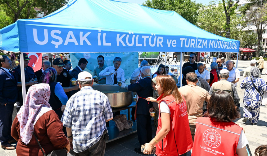 Vali Aktaş, Aşure Etkinliğinde Vatandaşlarla Buluştu