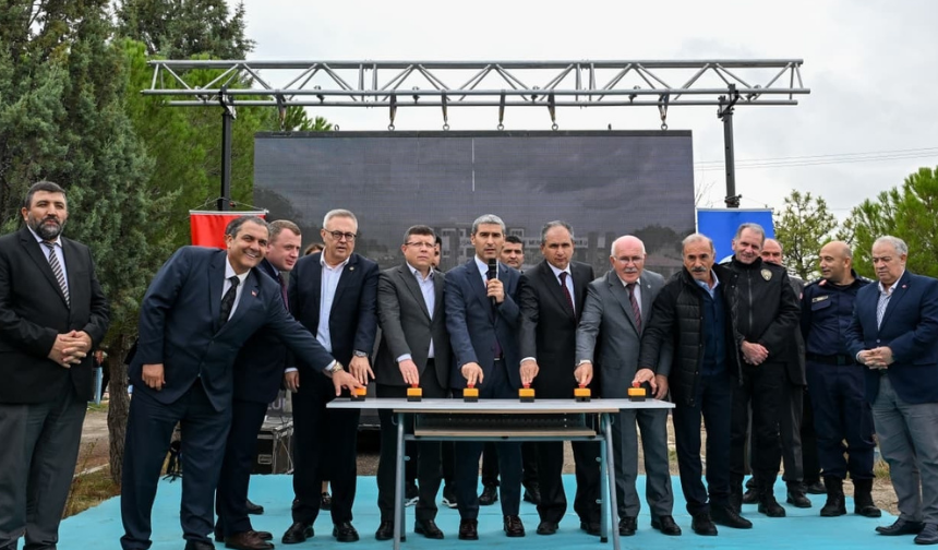 Valimiz Dr. Naci Aktaş’ın Eşme Ziyareti