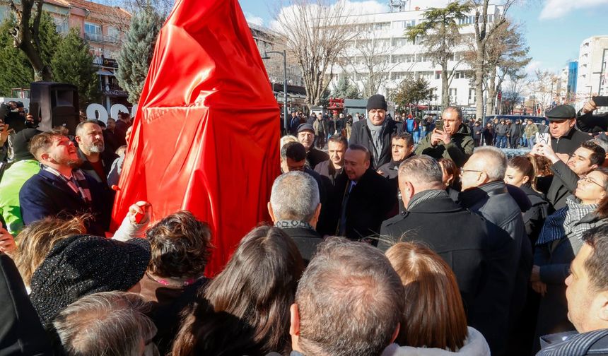 İsmet İnönü büstü törenle açıldı