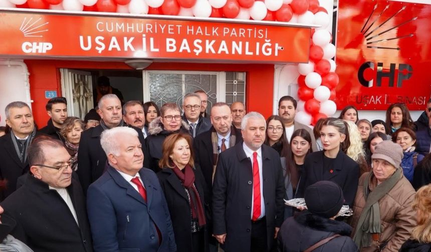 CHP Uşak İl Binası törenle açıldı
