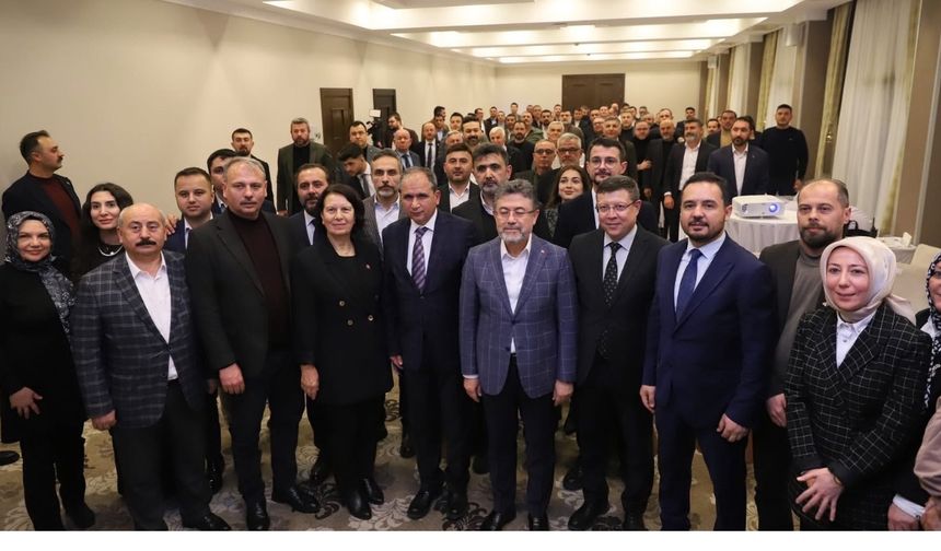 AK Parti Uşak Teşkilatı Afyonkarahisar’da Kampa Girdi