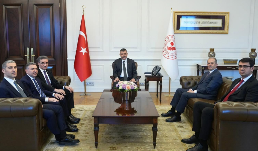 Bakan, Uşak’ın Eski ve Yeni Valisini Birlikte Kabul Etti
