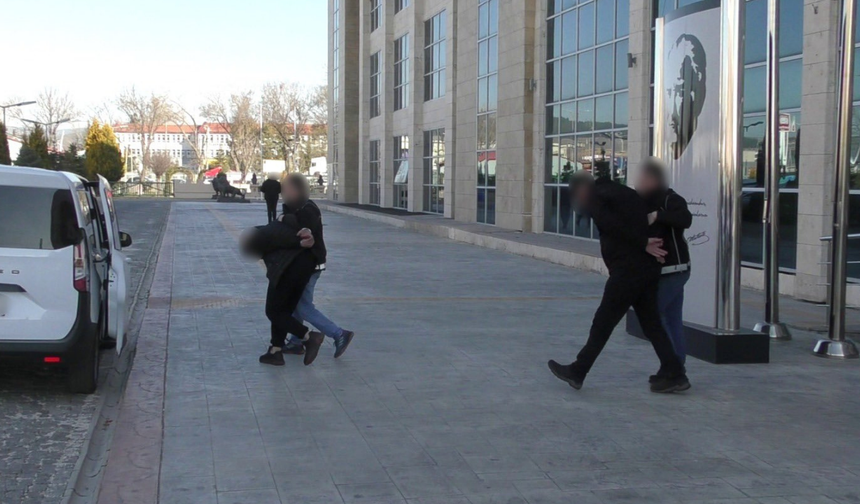 Uşak'ta İki Zehir Satıcısı Tutuklandı