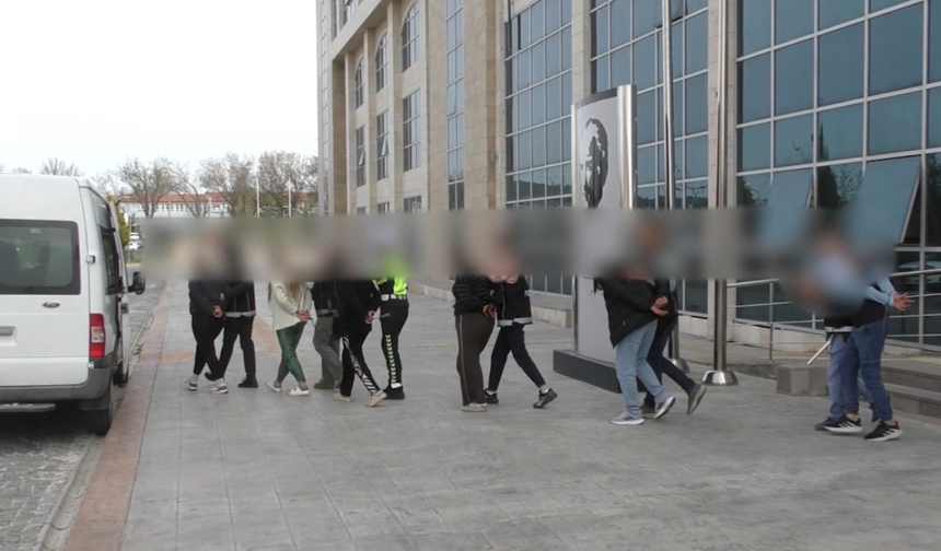 Uşak’ta Uyuşturucu Operasyonu: 5 Şüpheli Tutuklandı