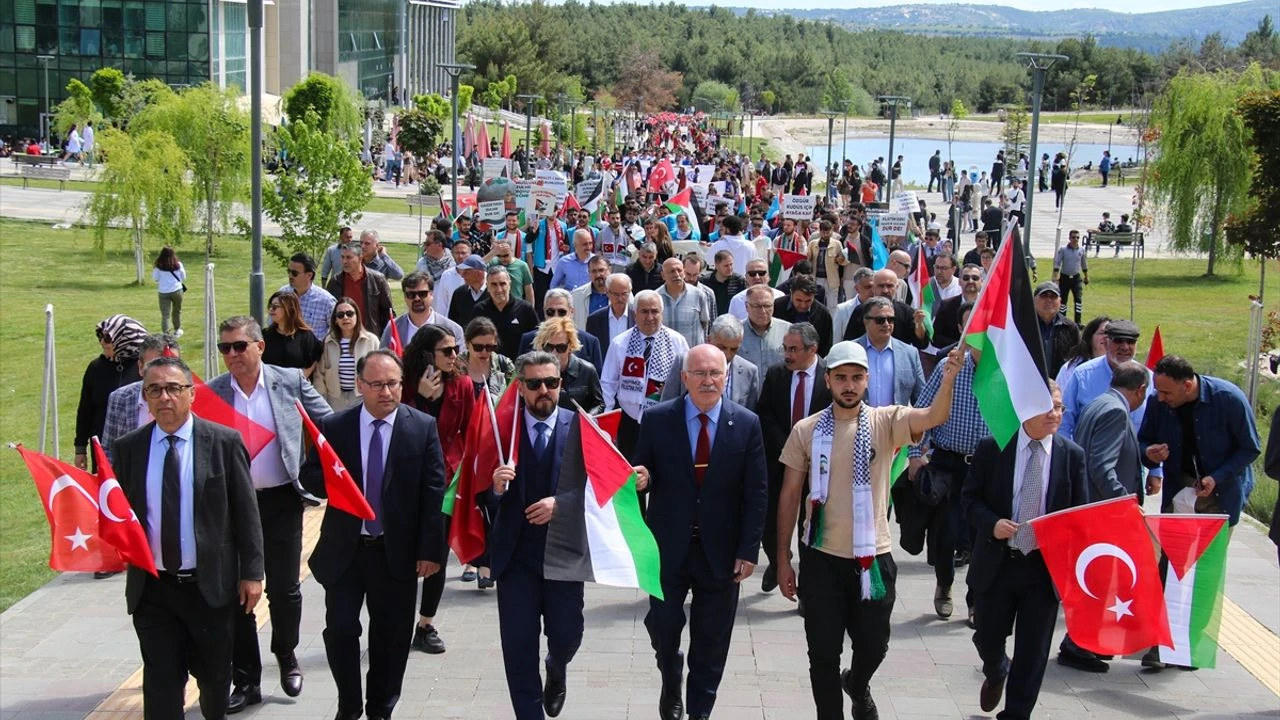 Usak Universitesinde Israilin Gazzeye Saldirilari Protesto Edildi